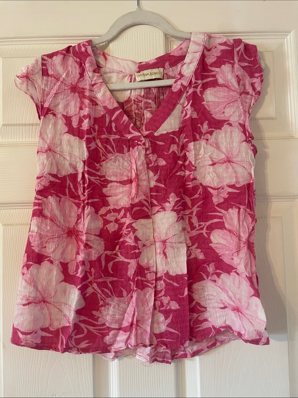 Cynthia Rowley Pink and White Floral V-Neck Cap Sleeve Top